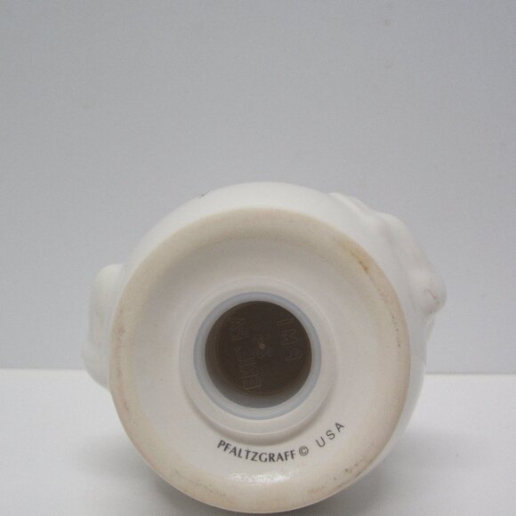 NEW! Pfaltzgraff Winterberry Figural Salt & Pepper Shakers - Mr & Mrs Snowman - Picture 7 of 15